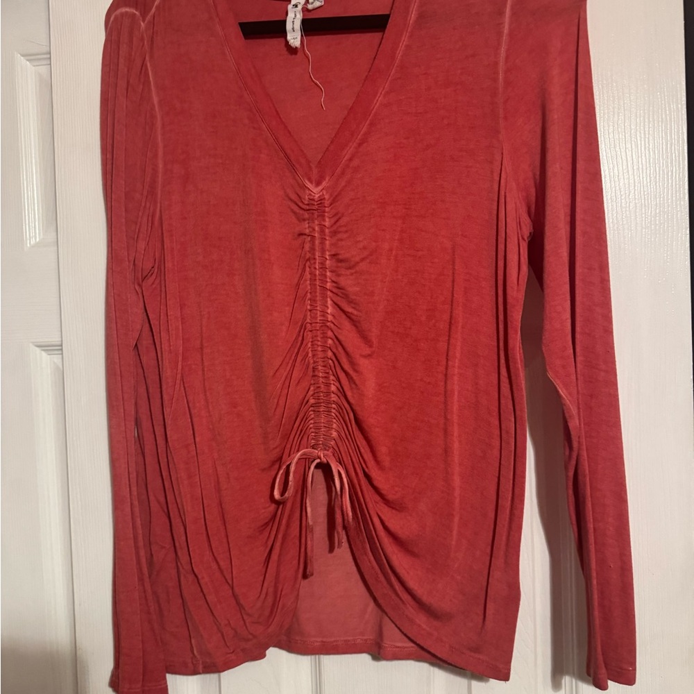 Women's Red V-Neck Ruched Top - Picture 2 of 3